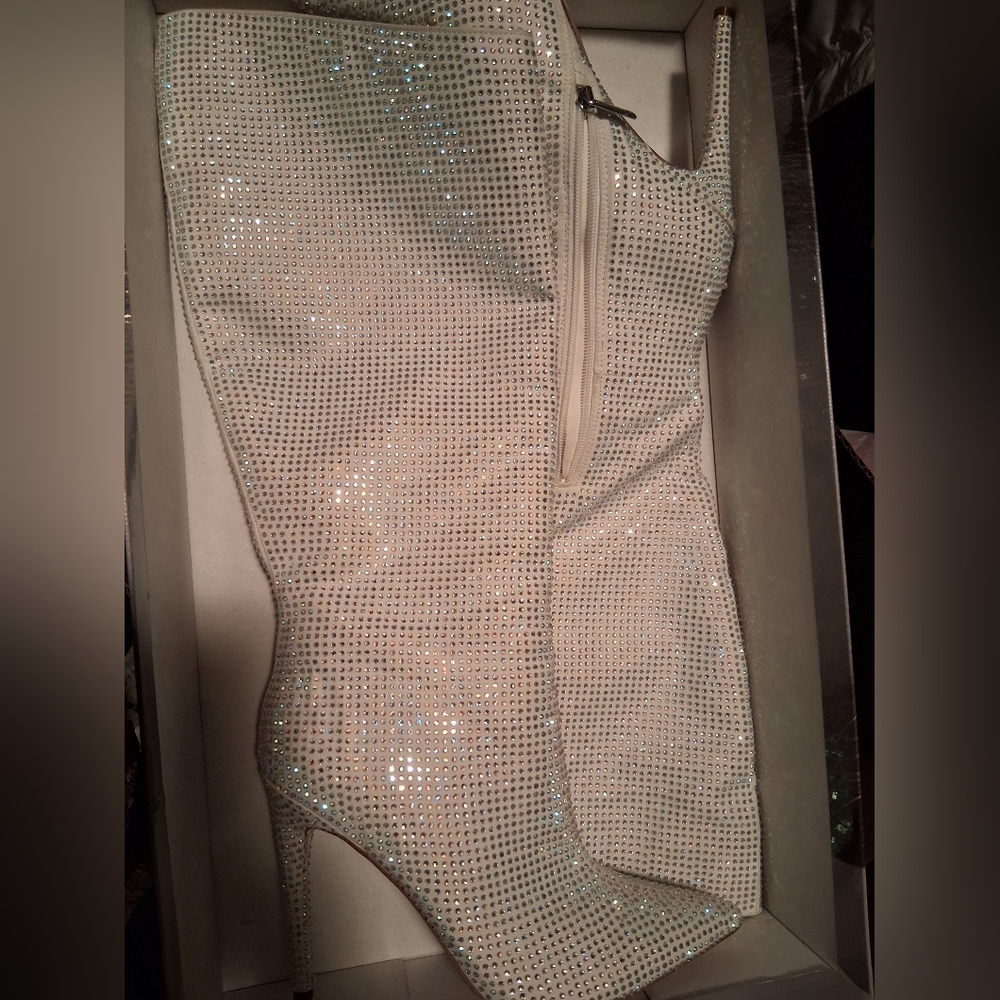 Jennifer Lopez Heeled White Boots